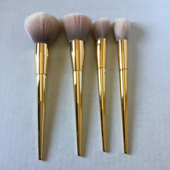 3/$10 9 Pieces Make Up Brushes With Bonus Make Up Bag. - Picture 2 of 8